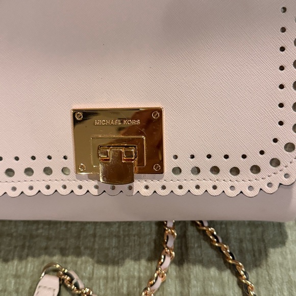 Michael Kors Blush Pink LacedScalloped Crossbody Bag 7 x 10 beautiful shape - Picture 2 of 10